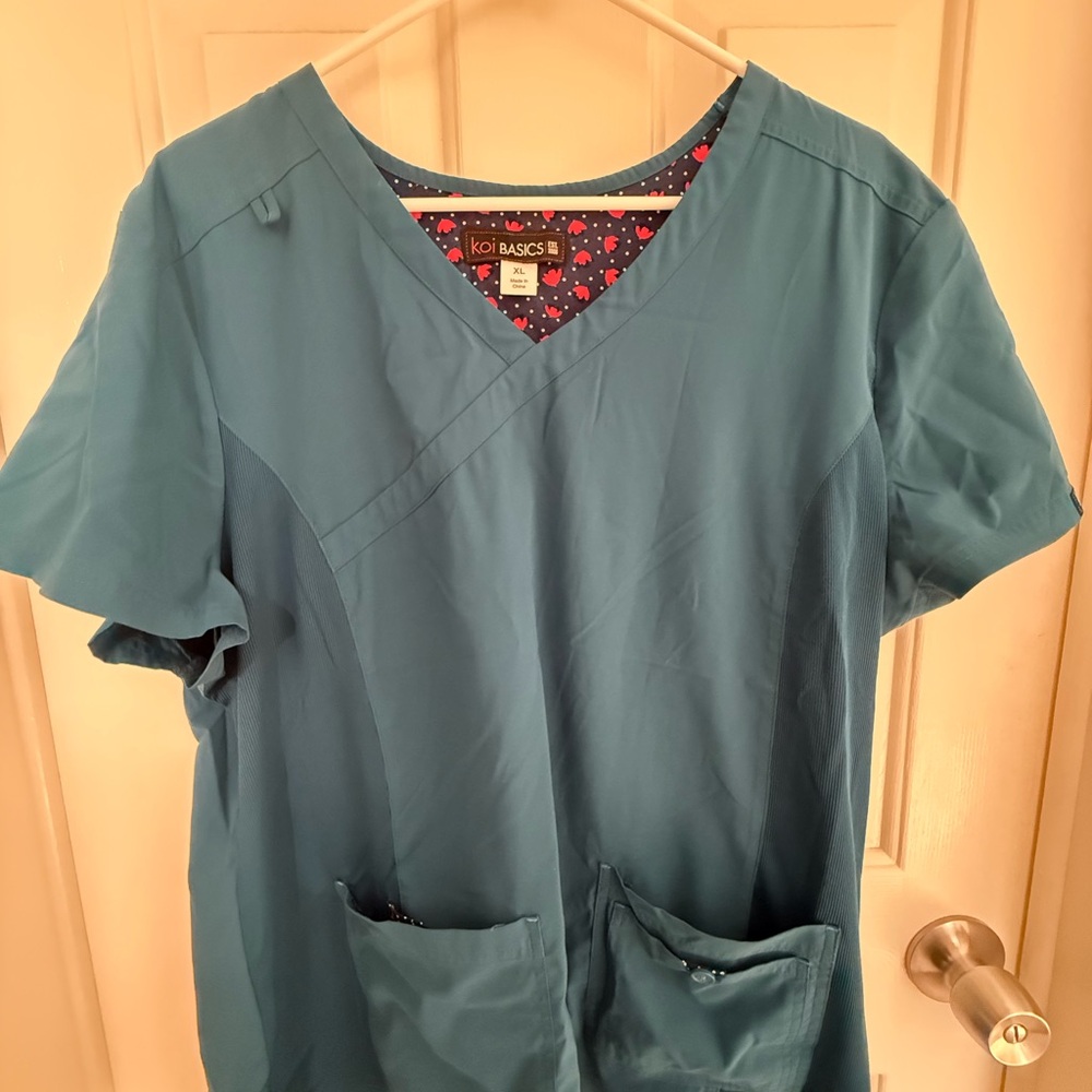 Women's Scrub Top XL